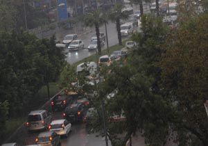 Antalya Gne Yamurla Uyand 